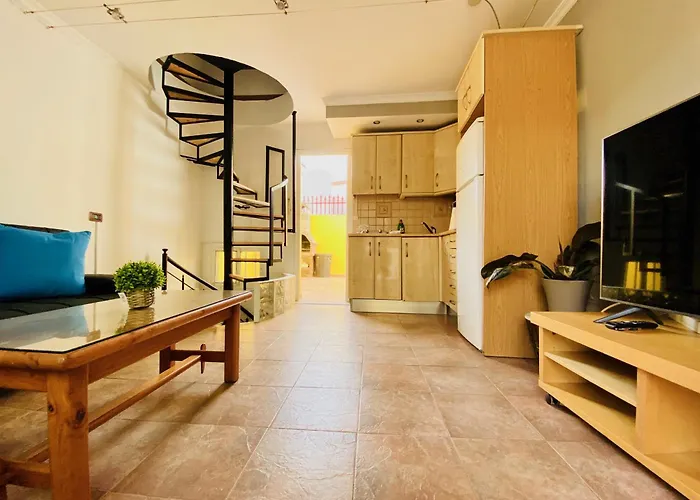 Cozy And Sunny In 马斯帕洛马斯